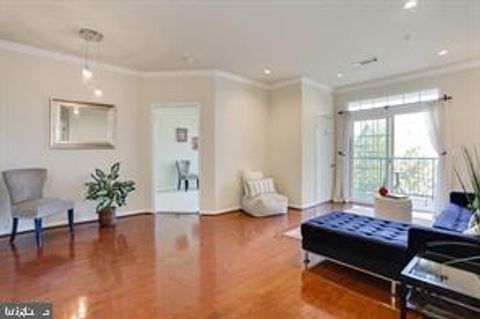 Photo of 2301 25th Street S #4-301, ARLINGTON, VA 22206 (MLS # VAAR2072958)