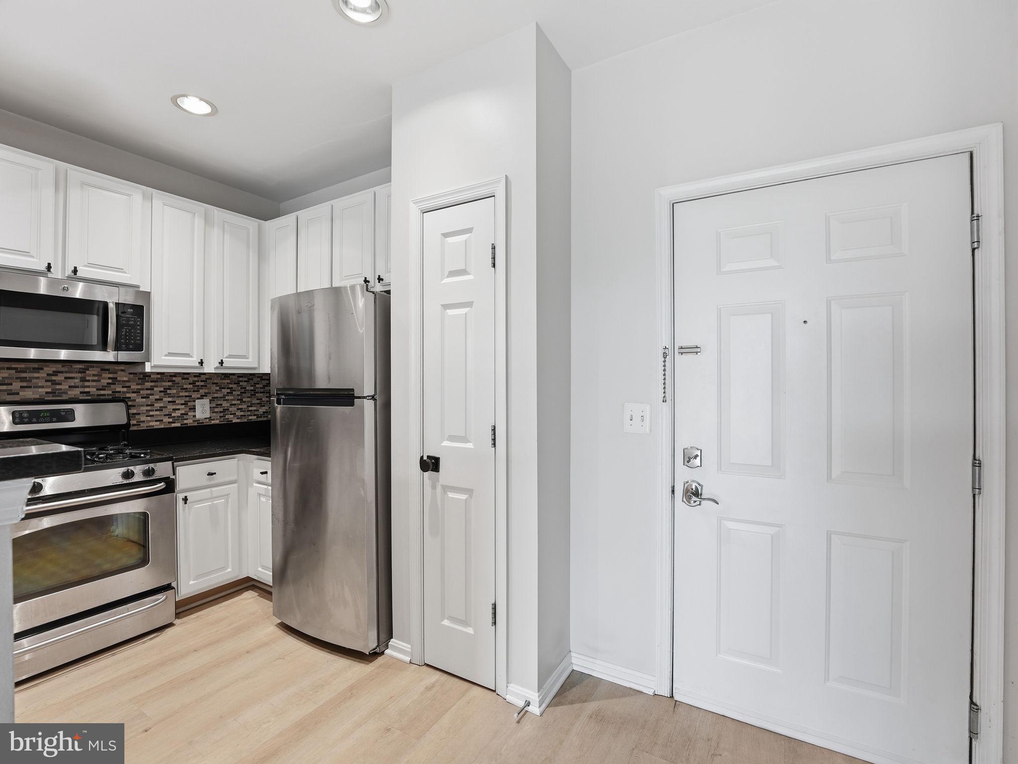 GROVE AT ARLINGTON - Residential
