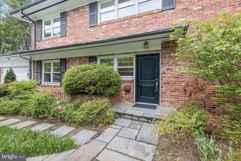 Photo of 5000 Westpath Terrace, BETHESDA, MD 20816 (MLS # MDMC2215512)
