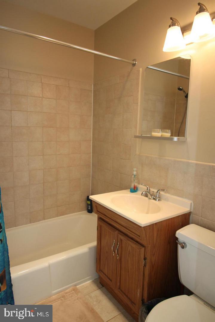 LYNDHURST - Residential Lease