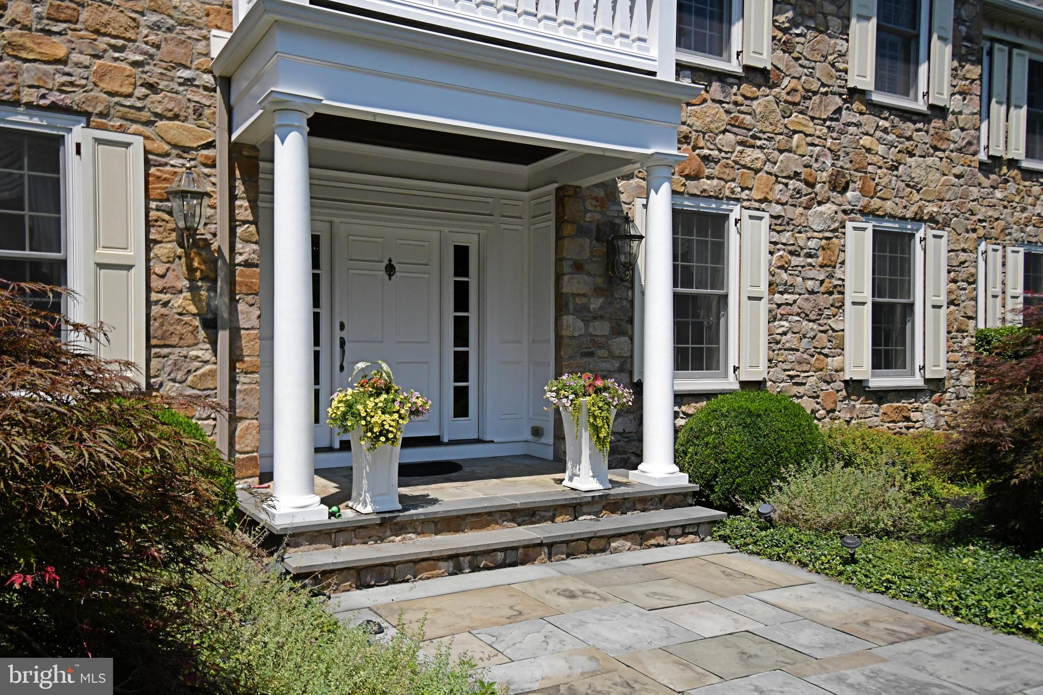 1811 HOLLOW ROAD