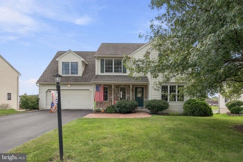 Photo of 556 Harvest Drive, YORK, PA 17404 (MLS # PAYK2112458)