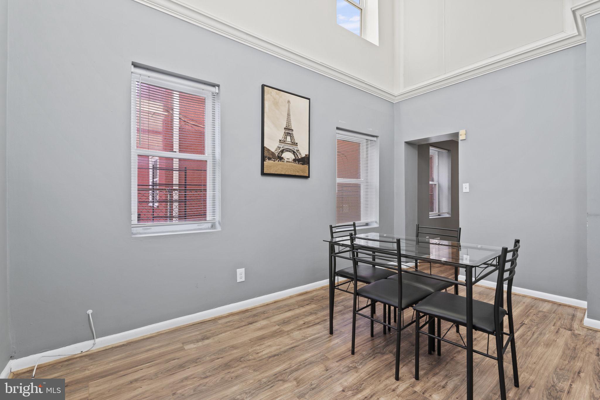 HOLLINS MARKET - Residential