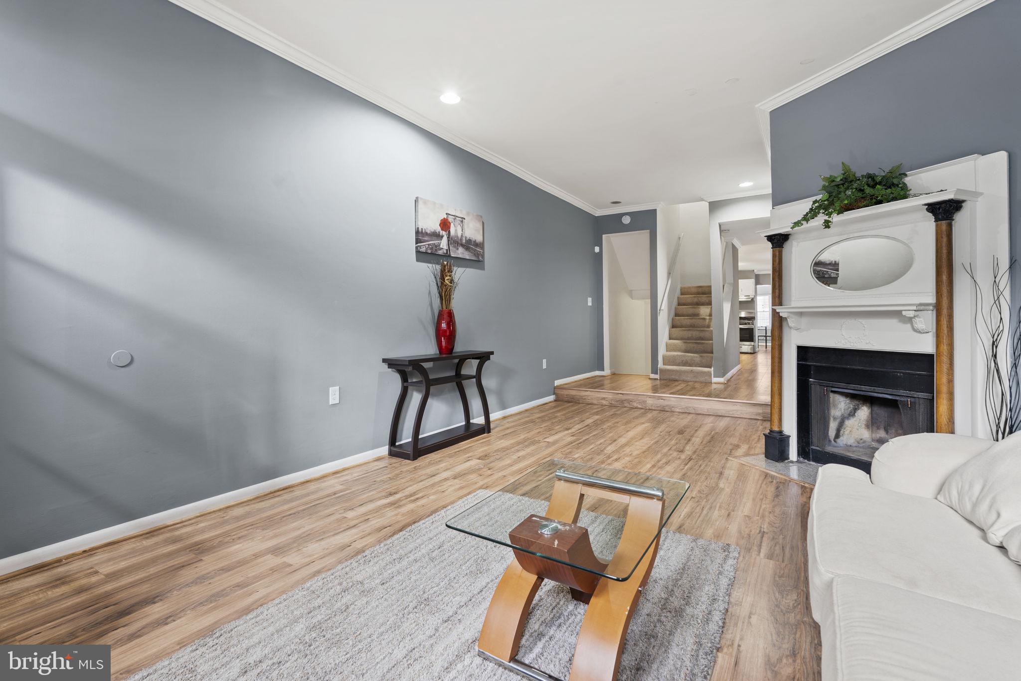 HOLLINS MARKET - Residential