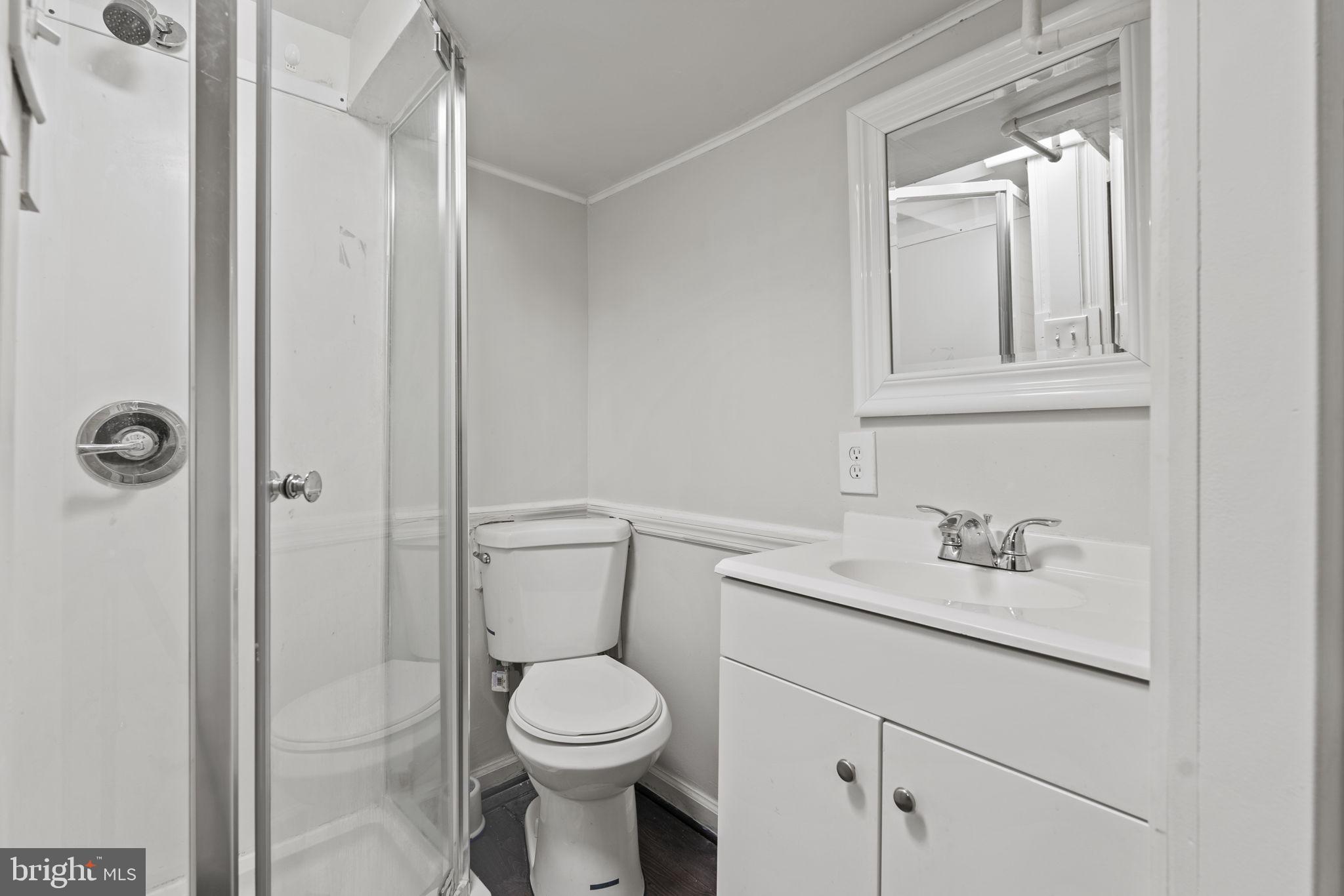 HOLLINS MARKET - Residential