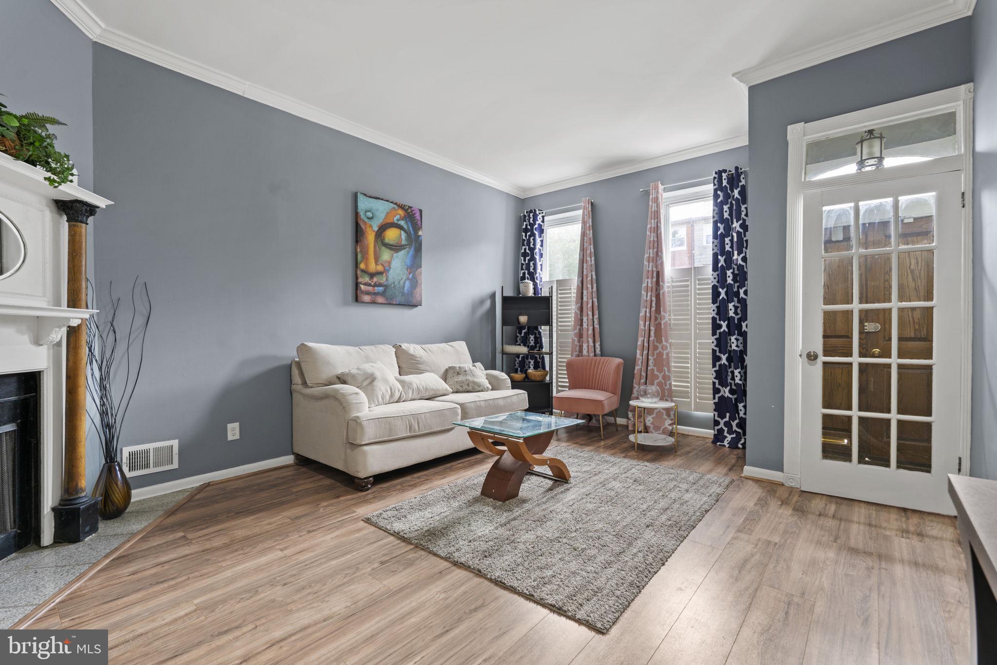 HOLLINS MARKET - Residential