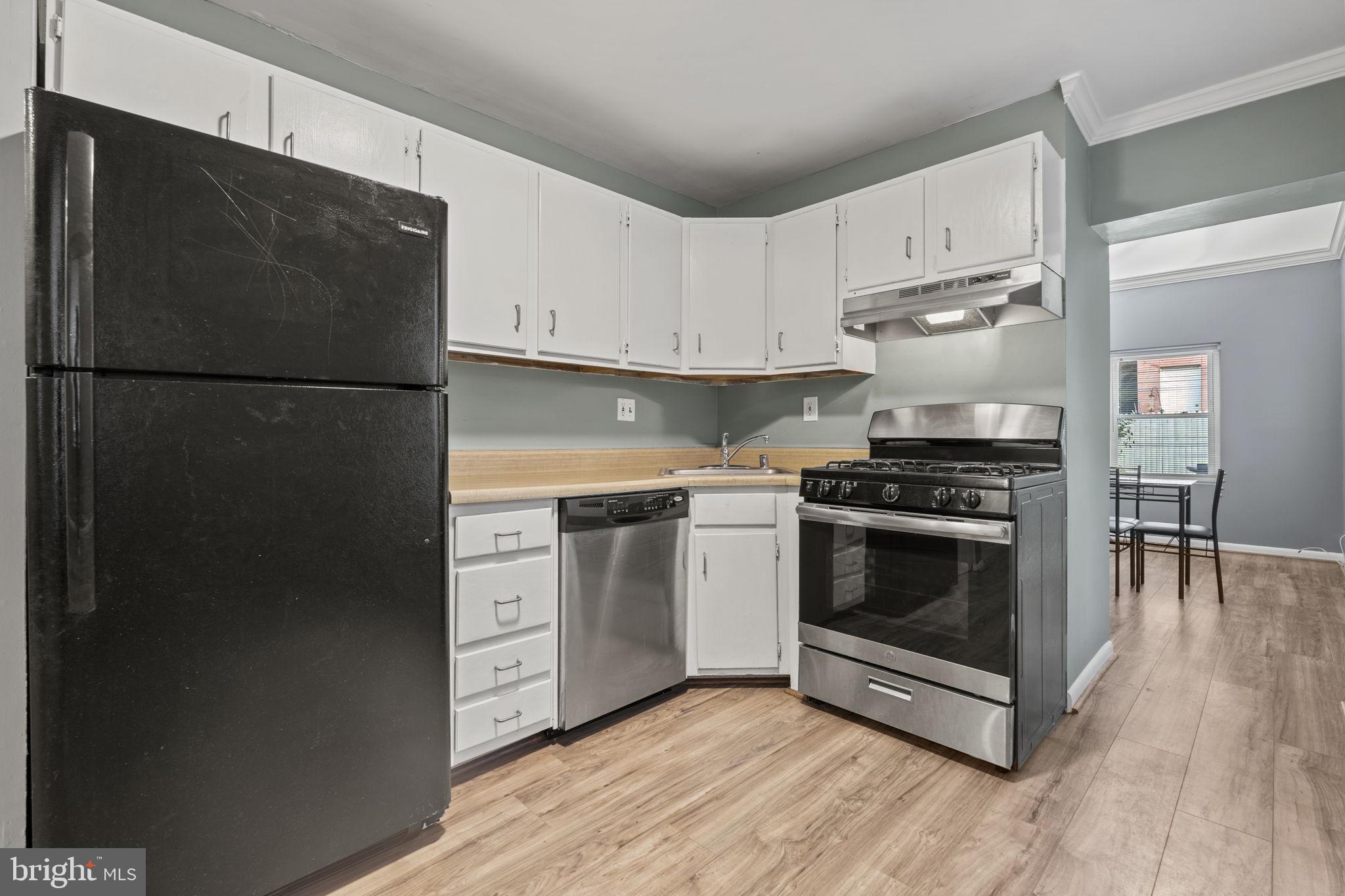 HOLLINS MARKET - Residential