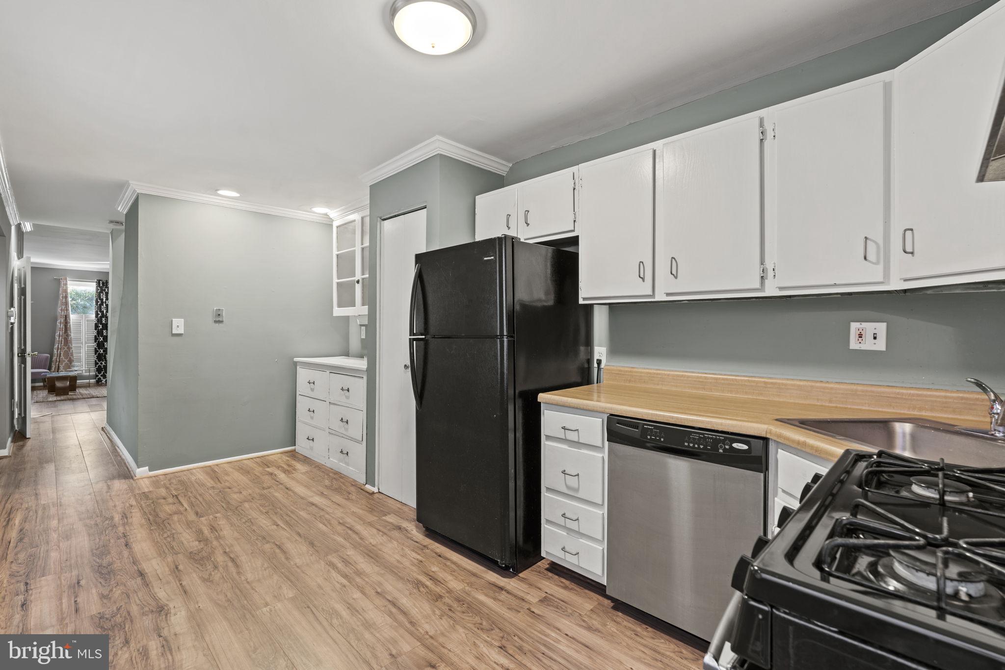 HOLLINS MARKET - Residential