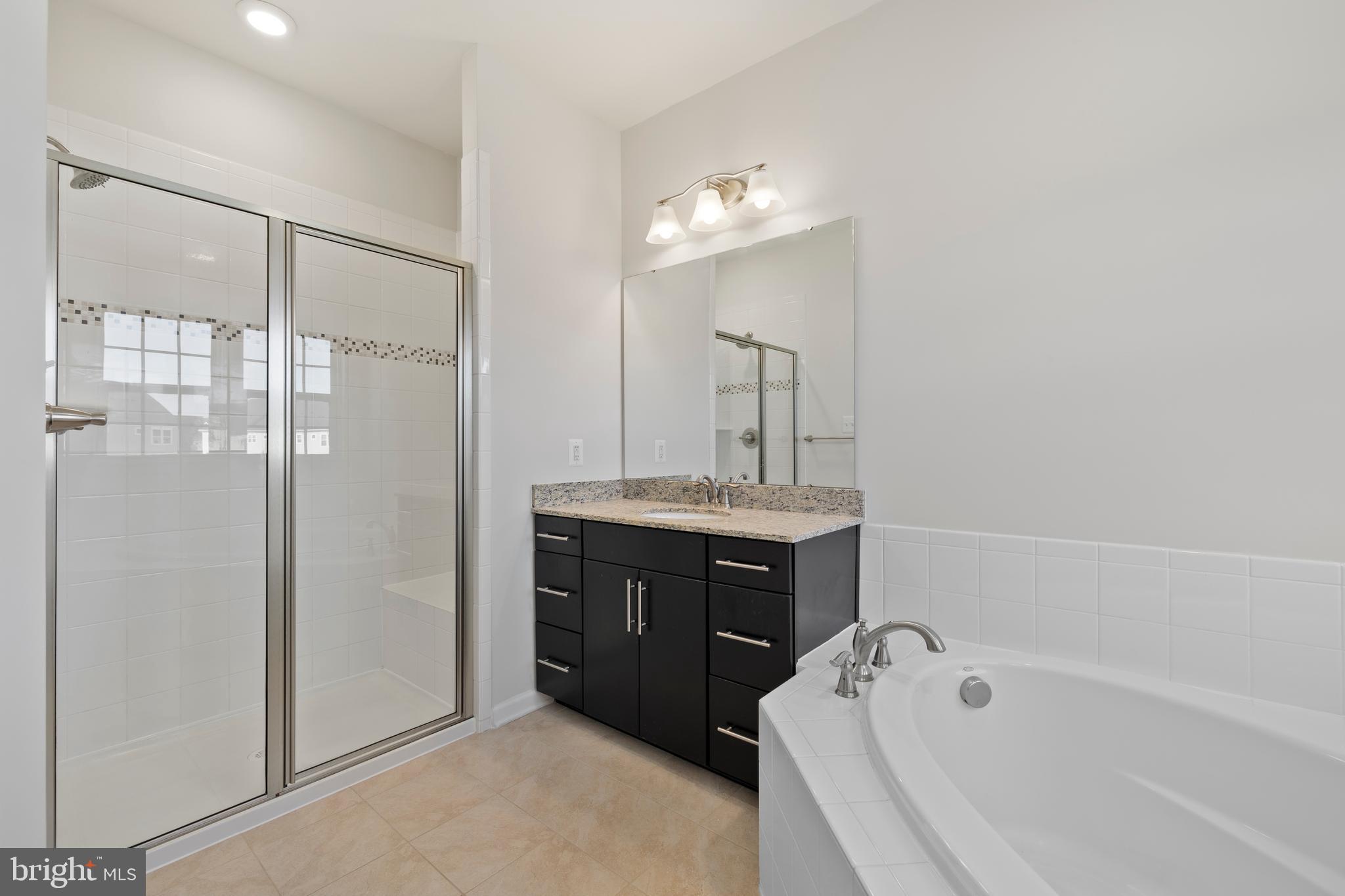 DISCOVERY SQUARE - Residential Lease