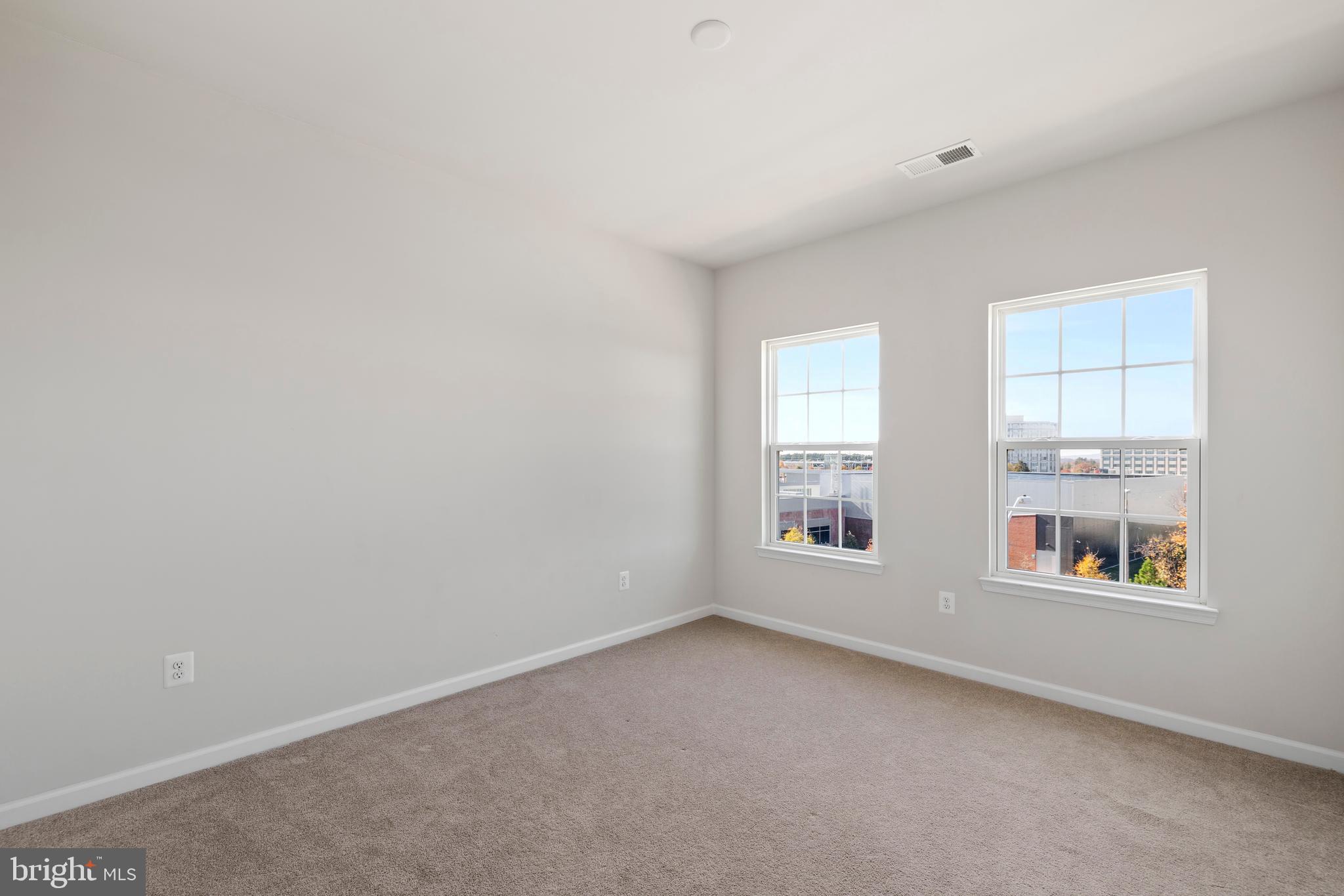 DISCOVERY SQUARE - Residential Lease