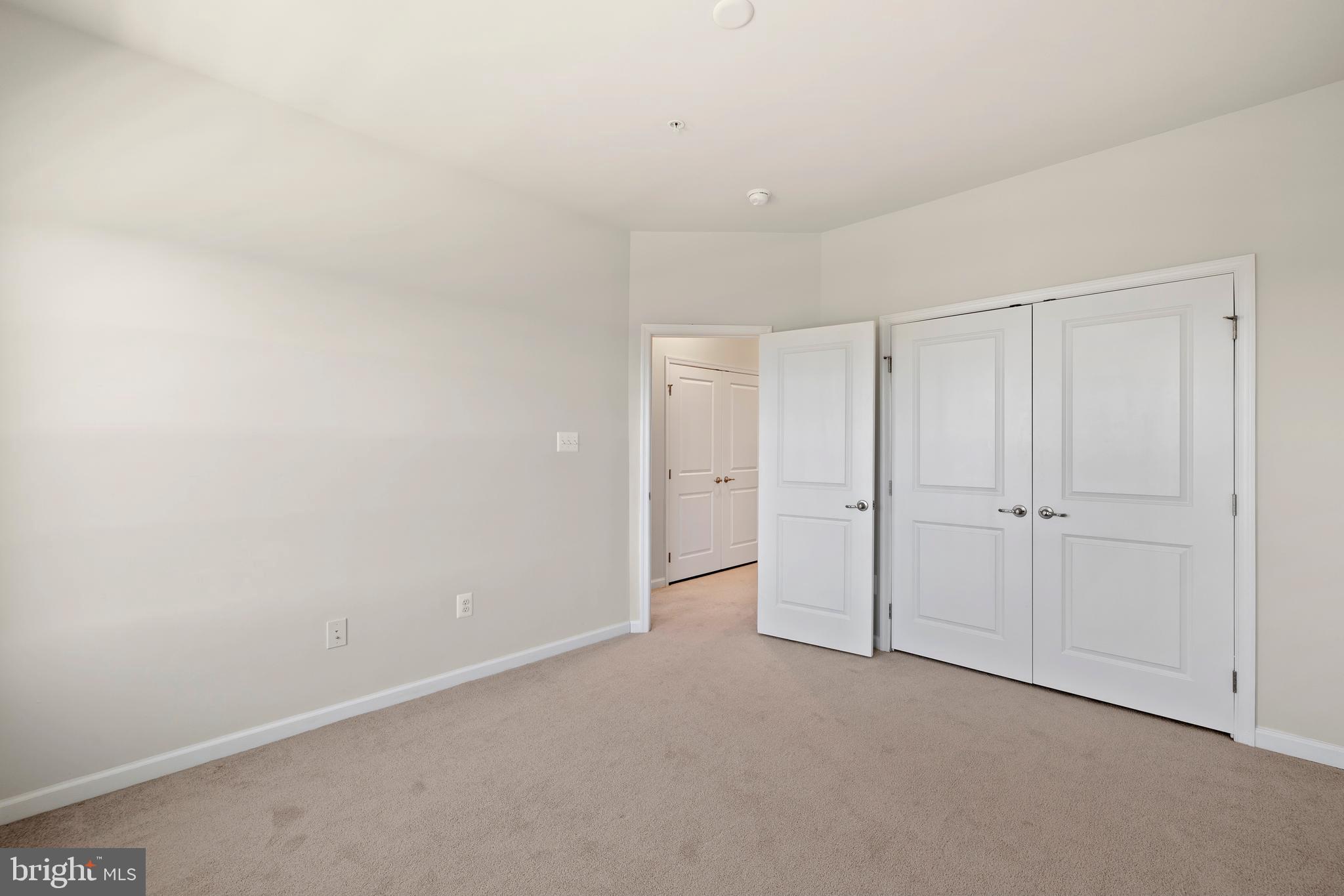 DISCOVERY SQUARE - Residential Lease