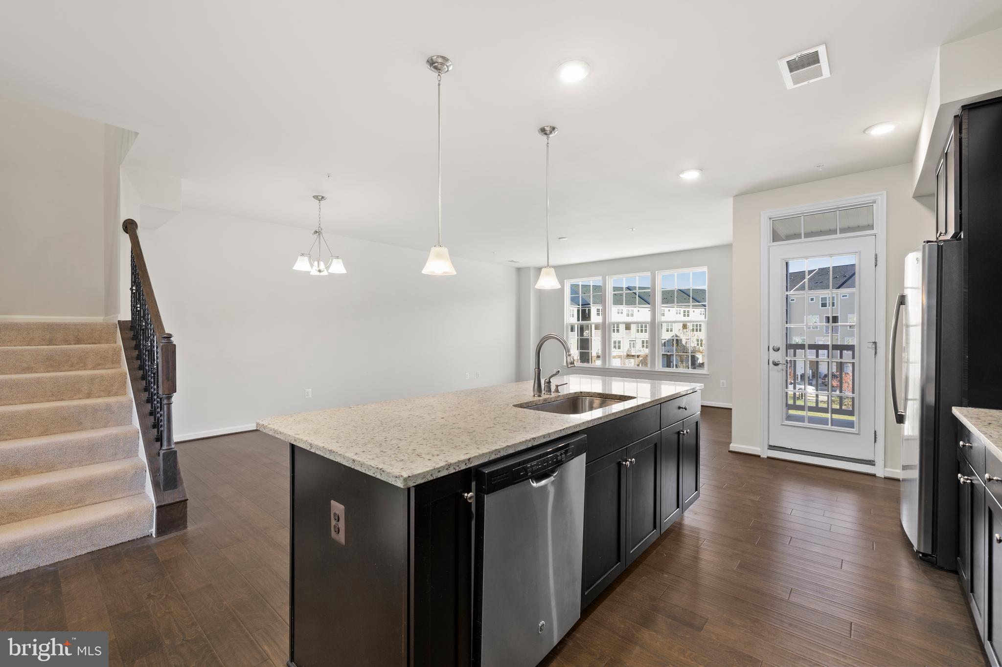 DISCOVERY SQUARE - Residential Lease