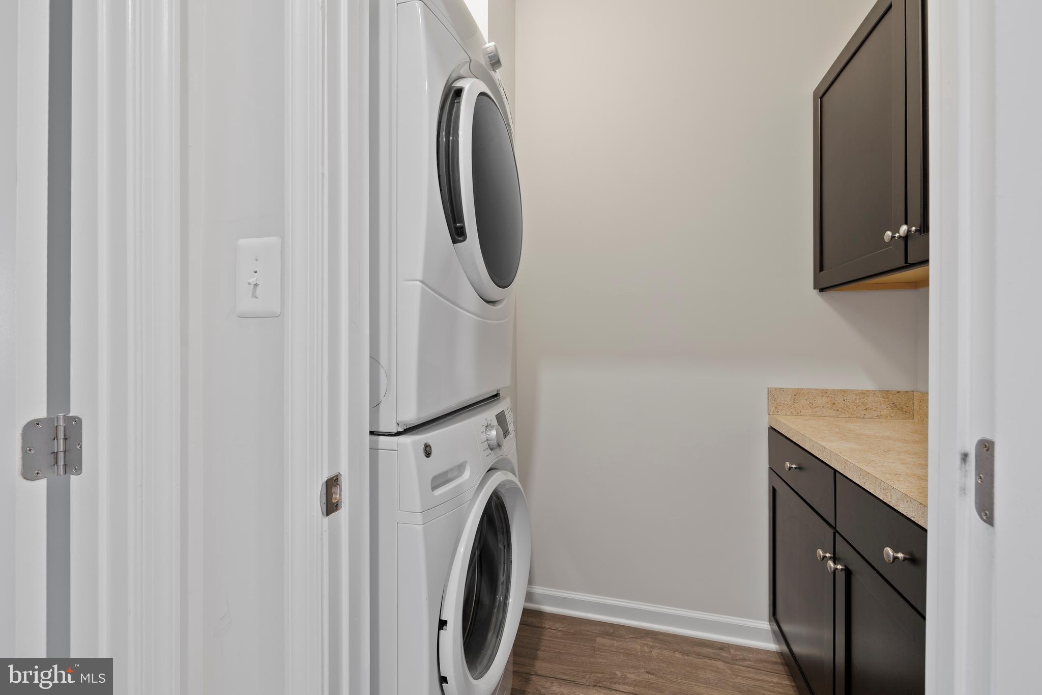 DISCOVERY SQUARE - Residential Lease