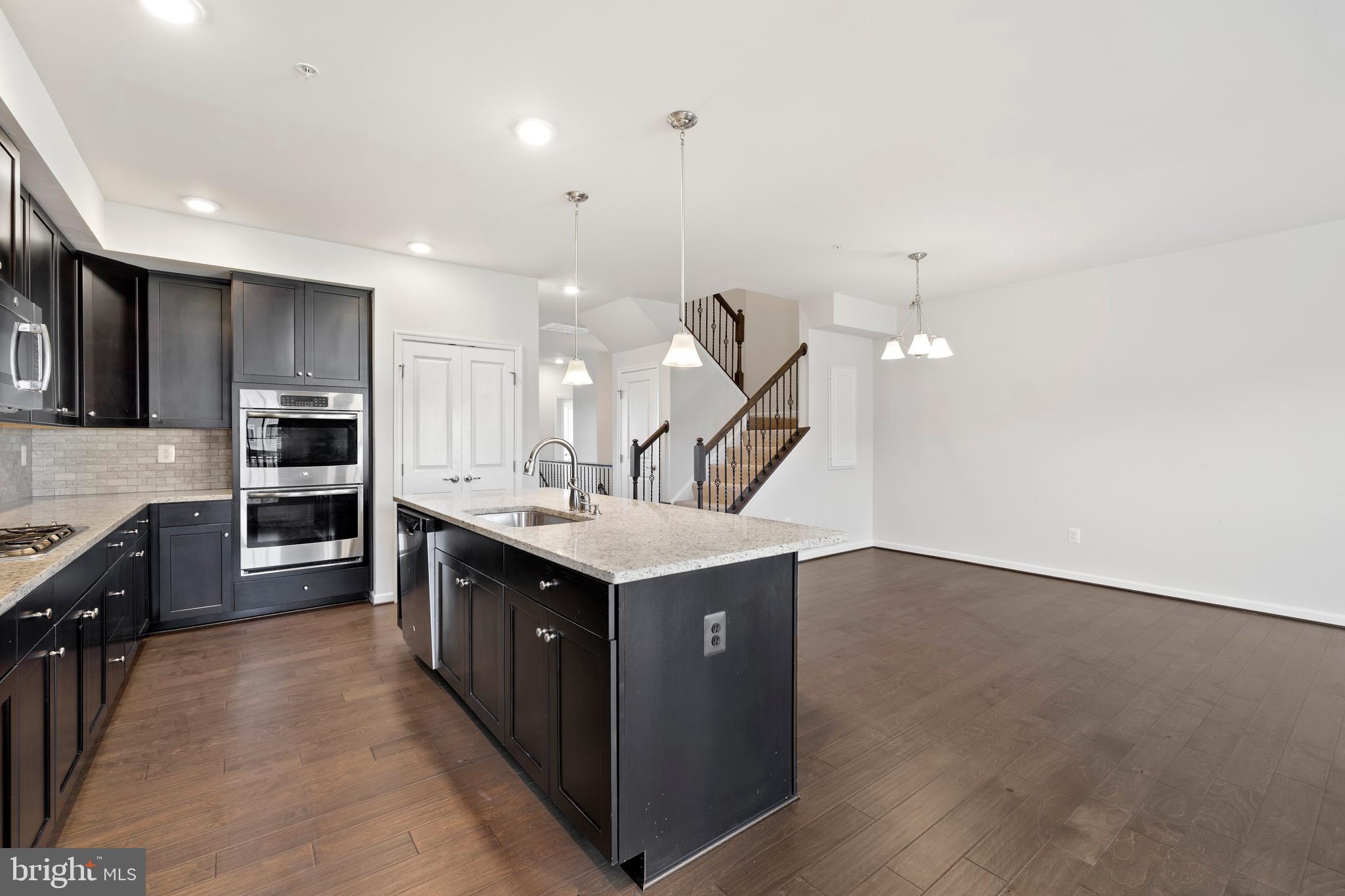 DISCOVERY SQUARE - Residential Lease