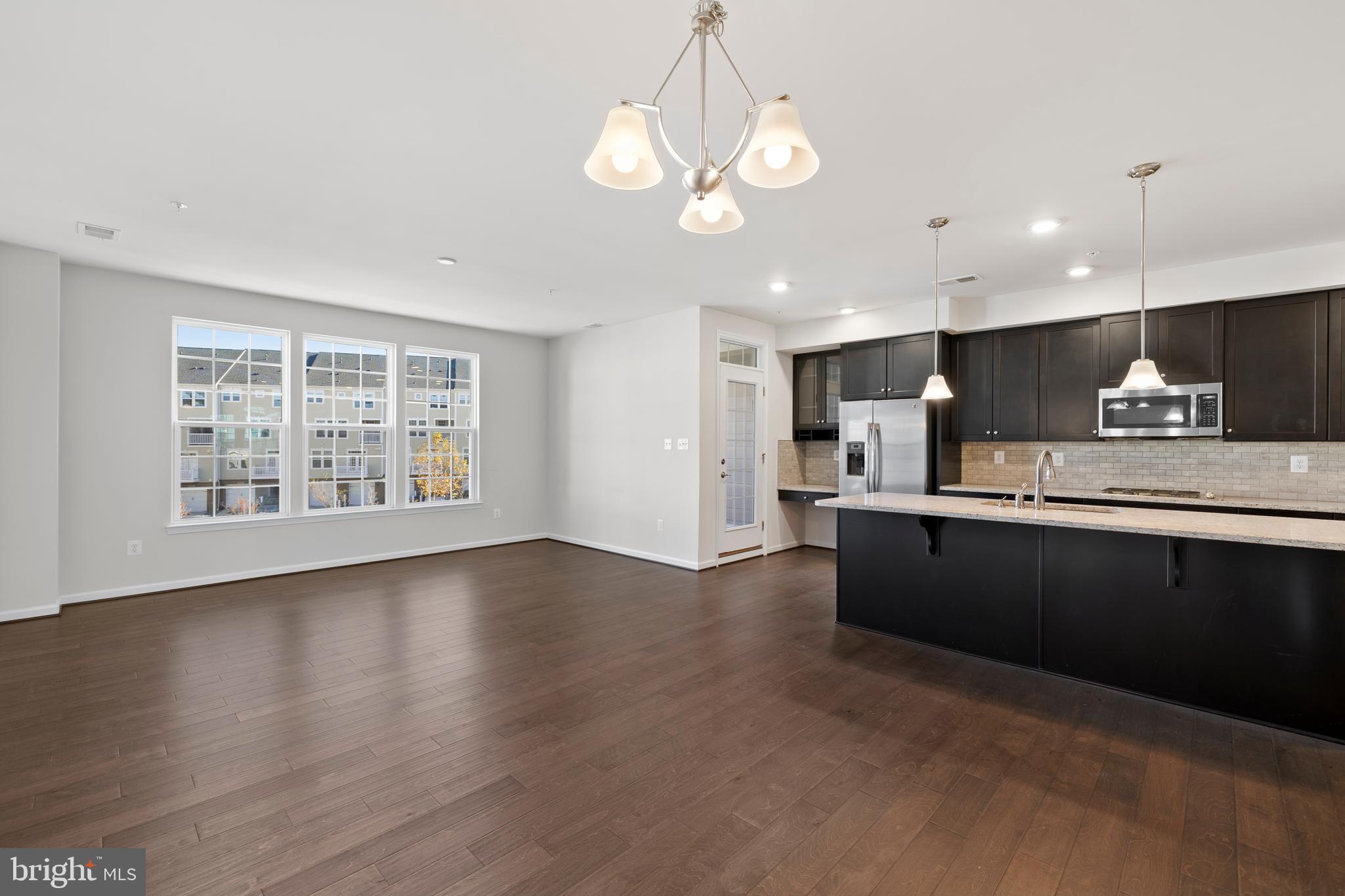 DISCOVERY SQUARE - Residential Lease