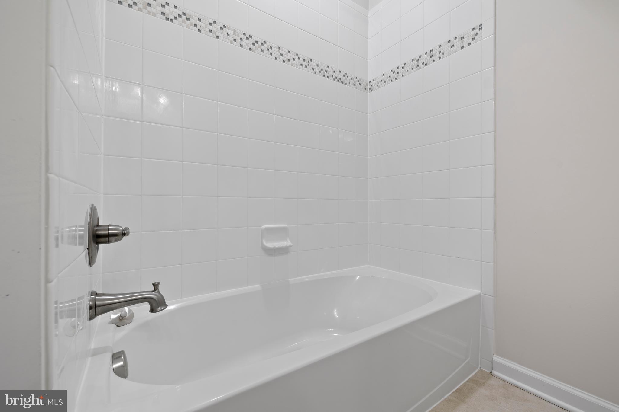 DISCOVERY SQUARE - Residential Lease