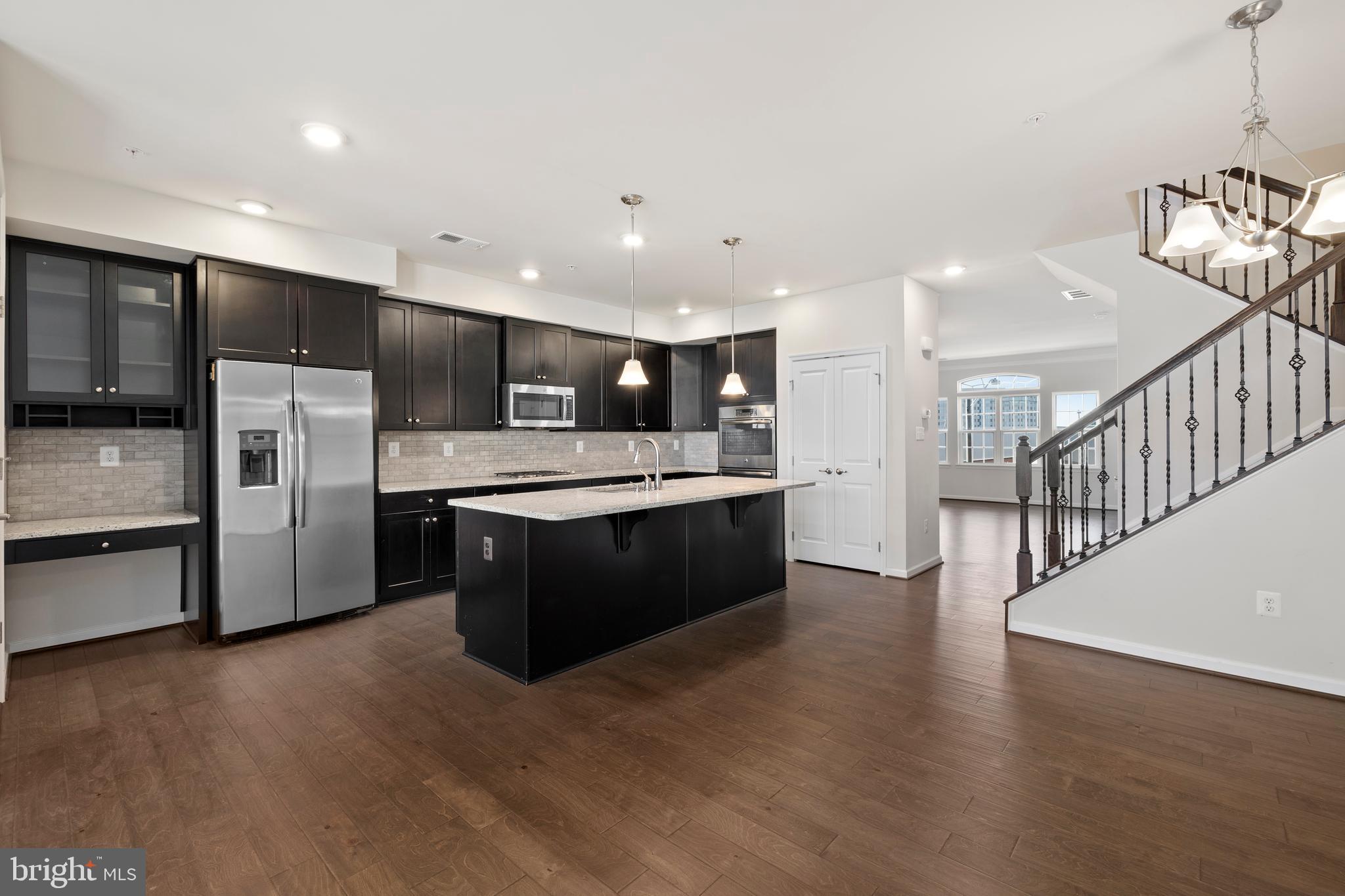 DISCOVERY SQUARE - Residential Lease