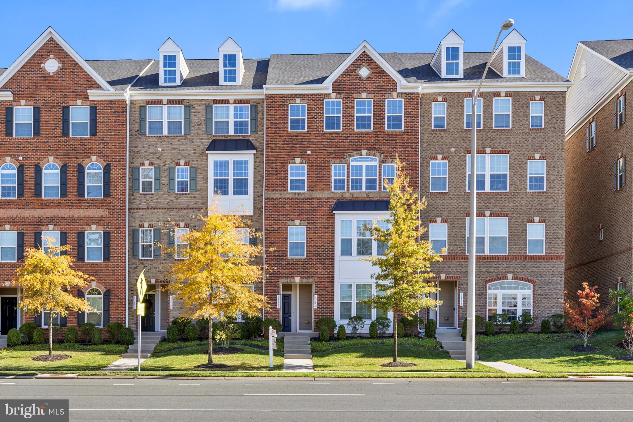 DISCOVERY SQUARE - Residential Lease