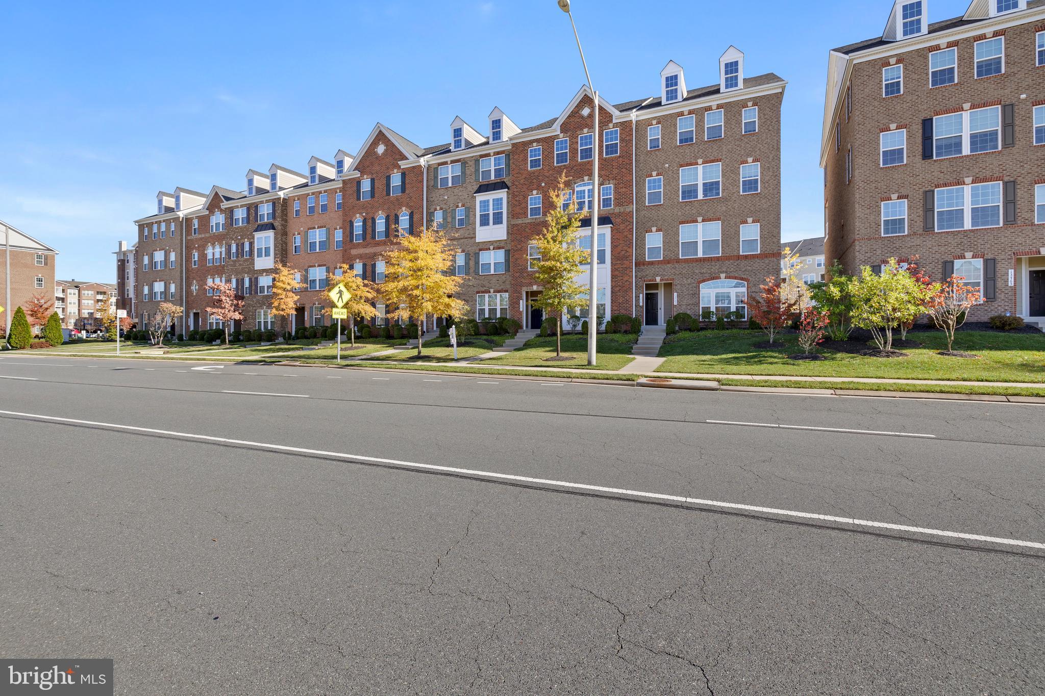 DISCOVERY SQUARE - Residential Lease