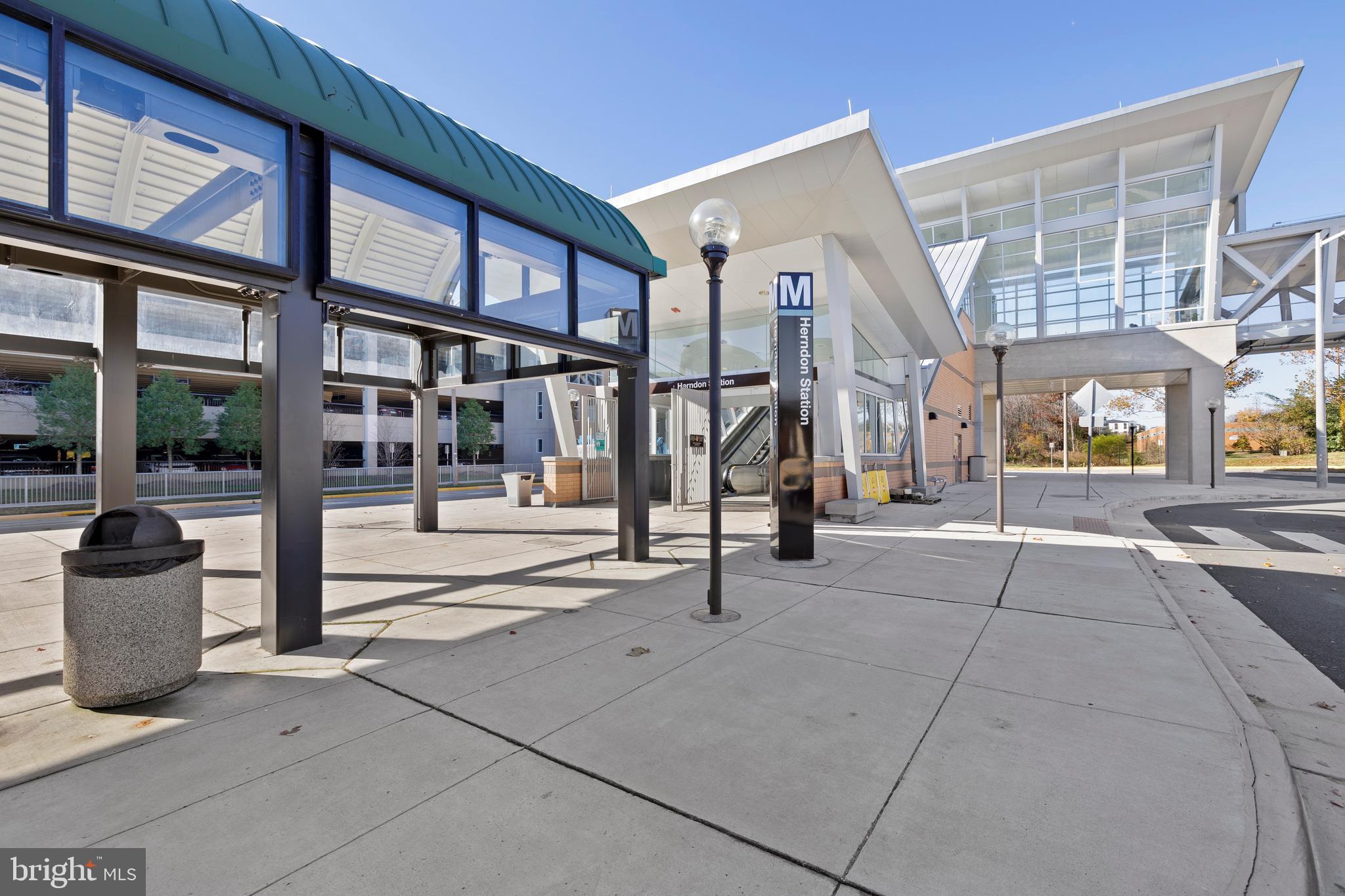 DISCOVERY SQUARE - Residential Lease