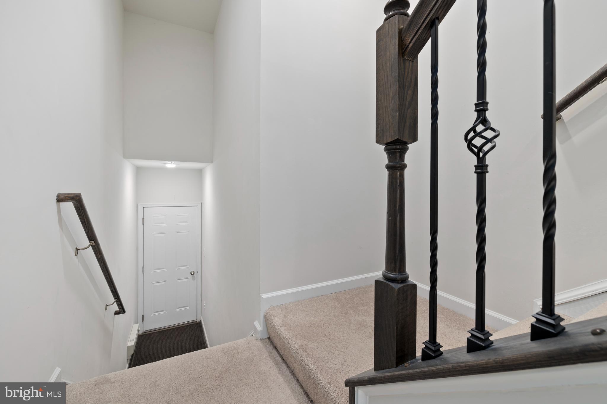 DISCOVERY SQUARE - Residential Lease