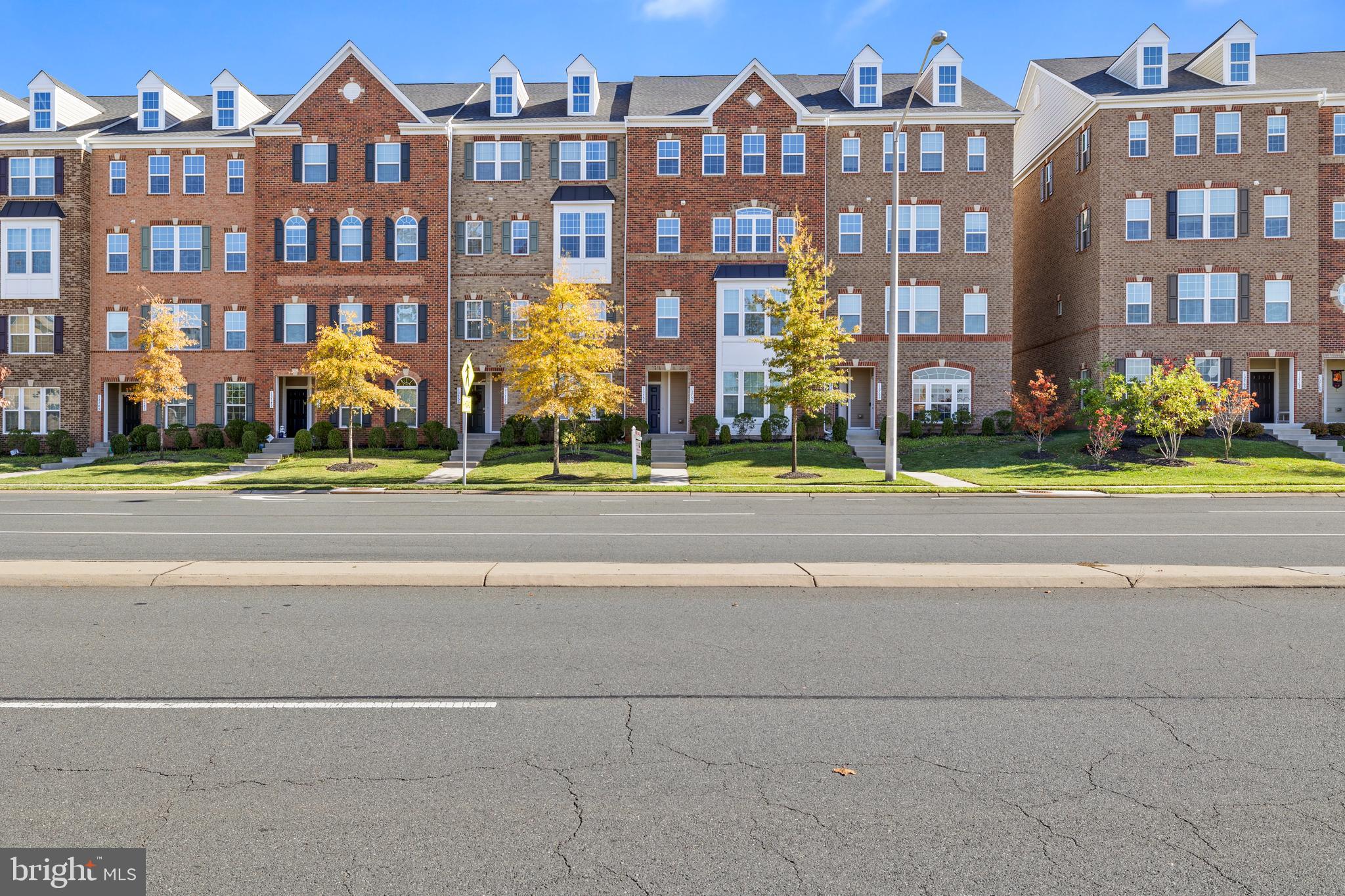 DISCOVERY SQUARE - Residential Lease