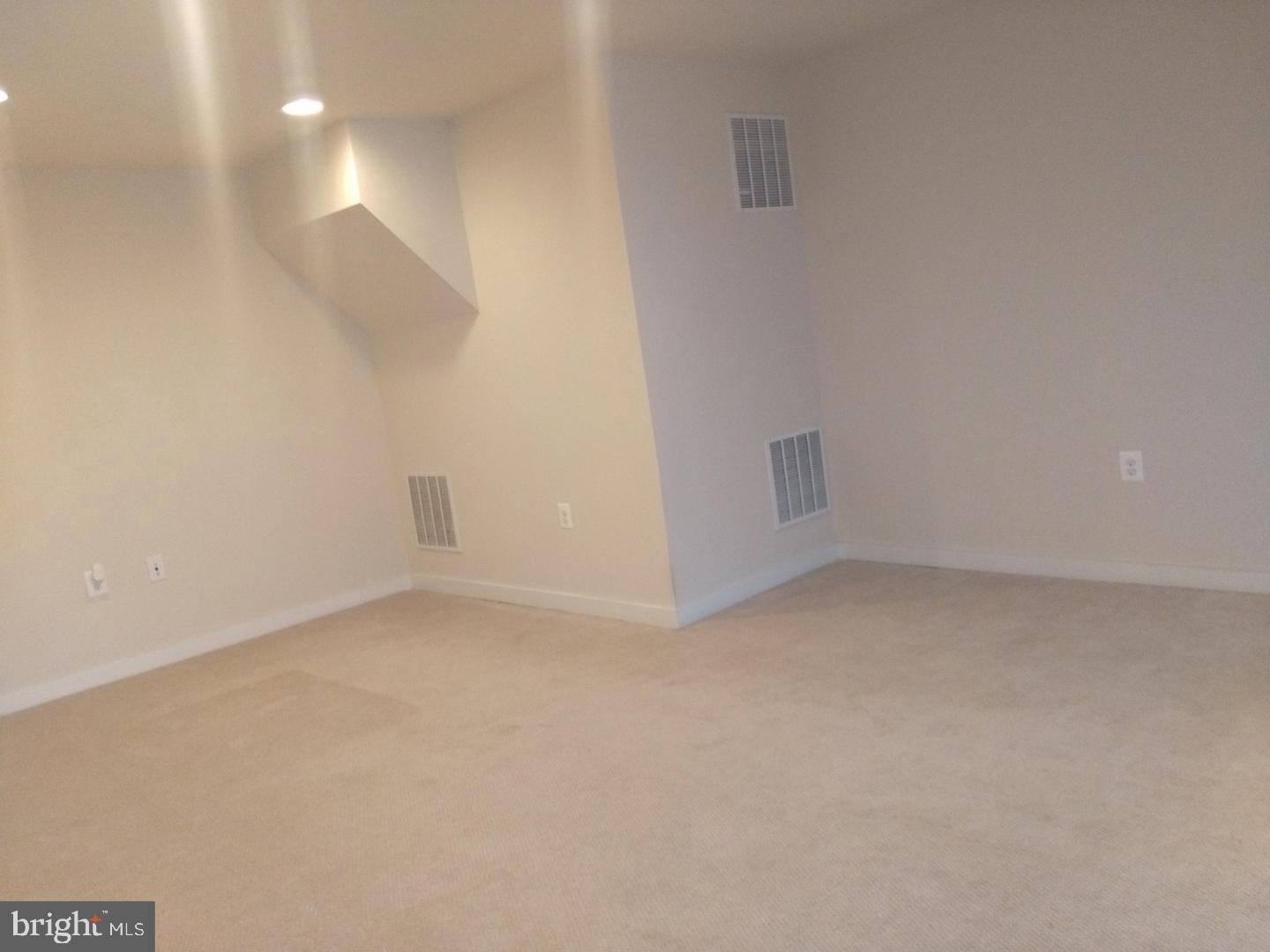 BRAMBLETON OVERLOOK - Residential Lease