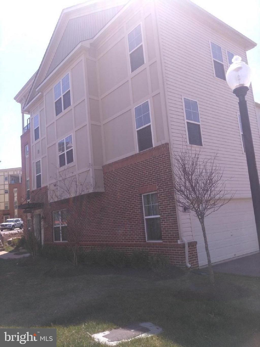 BRAMBLETON OVERLOOK - Residential Lease