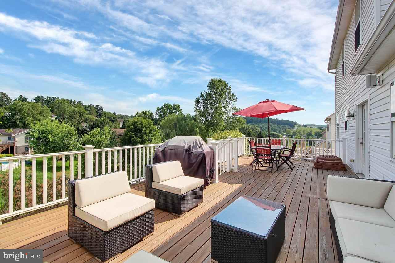 WELLINGTON HILLS - Residential