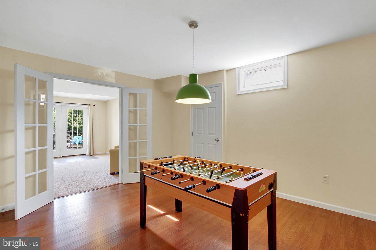 WELLINGTON HILLS - Residential