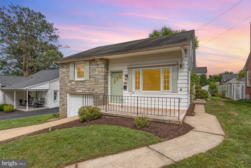 Photo of 421 Laurel Avenue, LITITZ, PA 17543 (MLS # PALA2075190)