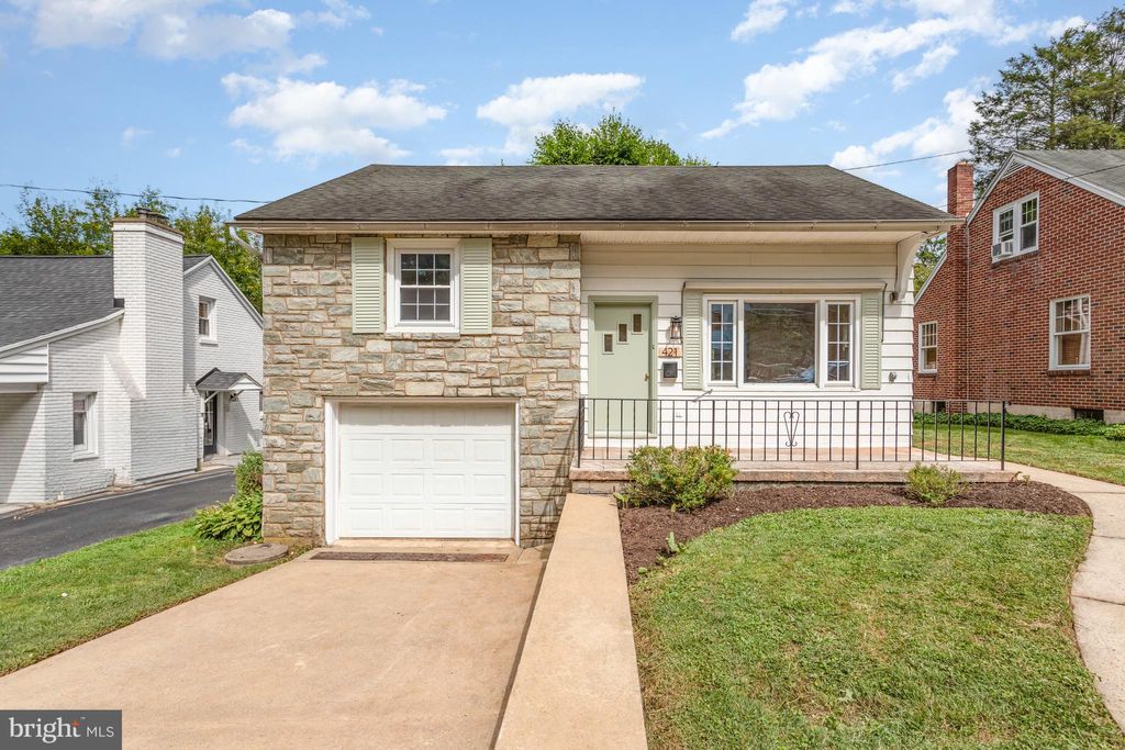 Photo of 421 Laurel Avenue, LITITZ, PA 17543 (MLS # PALA2075190)