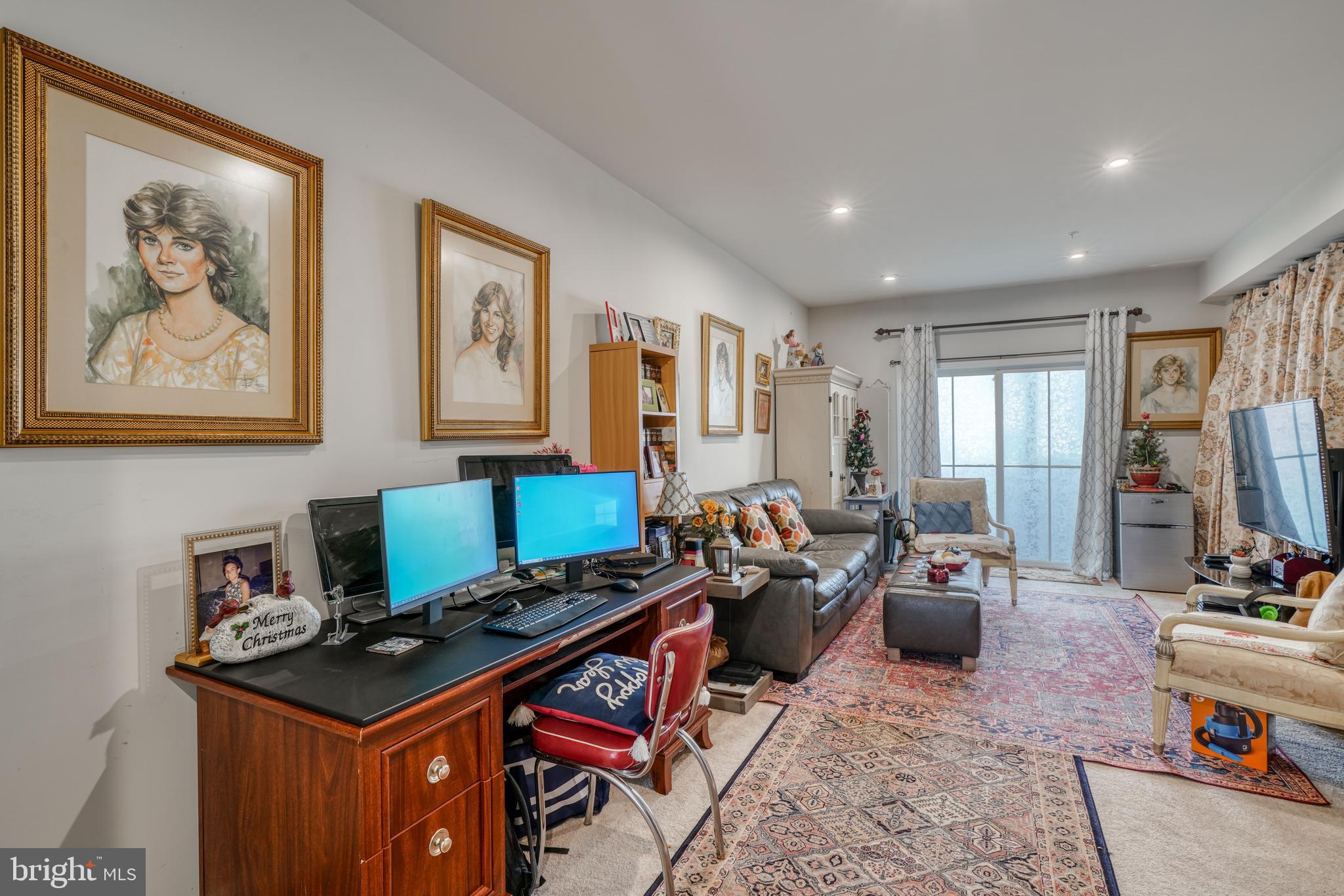 CREEKSIDE VILLAGE - Residential