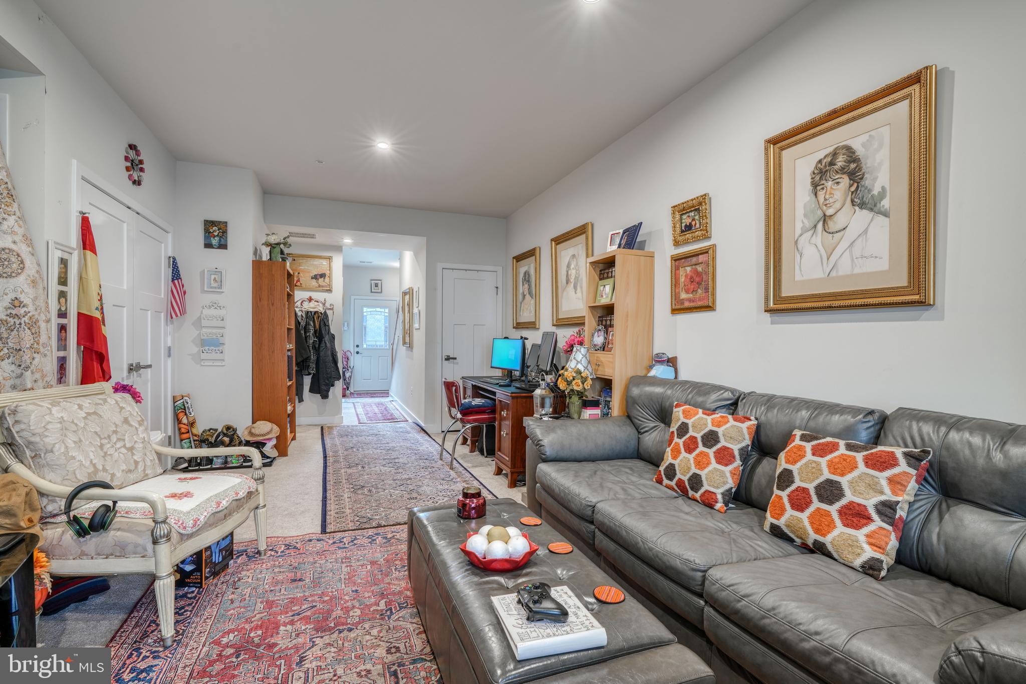 CREEKSIDE VILLAGE - Residential