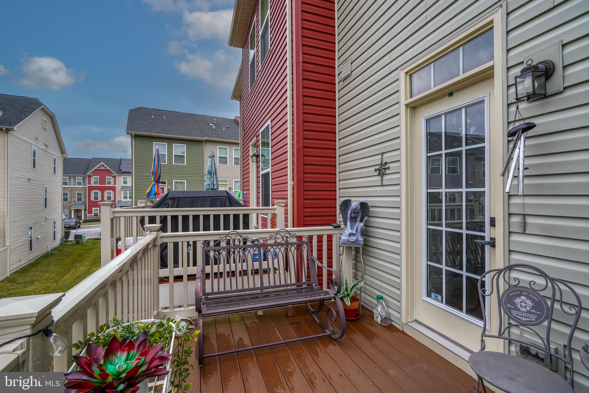 CREEKSIDE VILLAGE - Residential