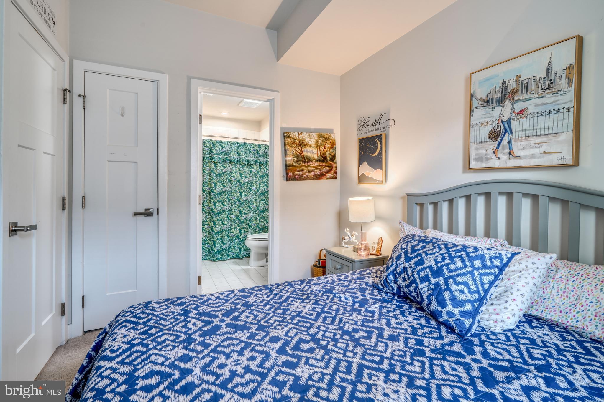 CREEKSIDE VILLAGE - Residential