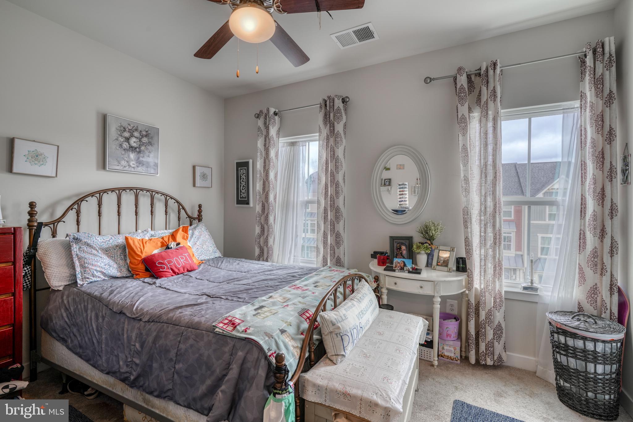 CREEKSIDE VILLAGE - Residential