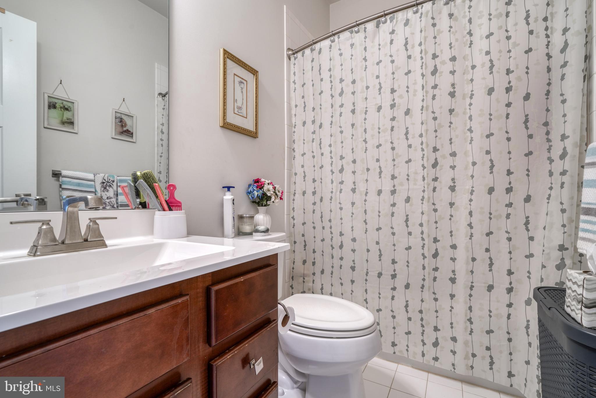 CREEKSIDE VILLAGE - Residential