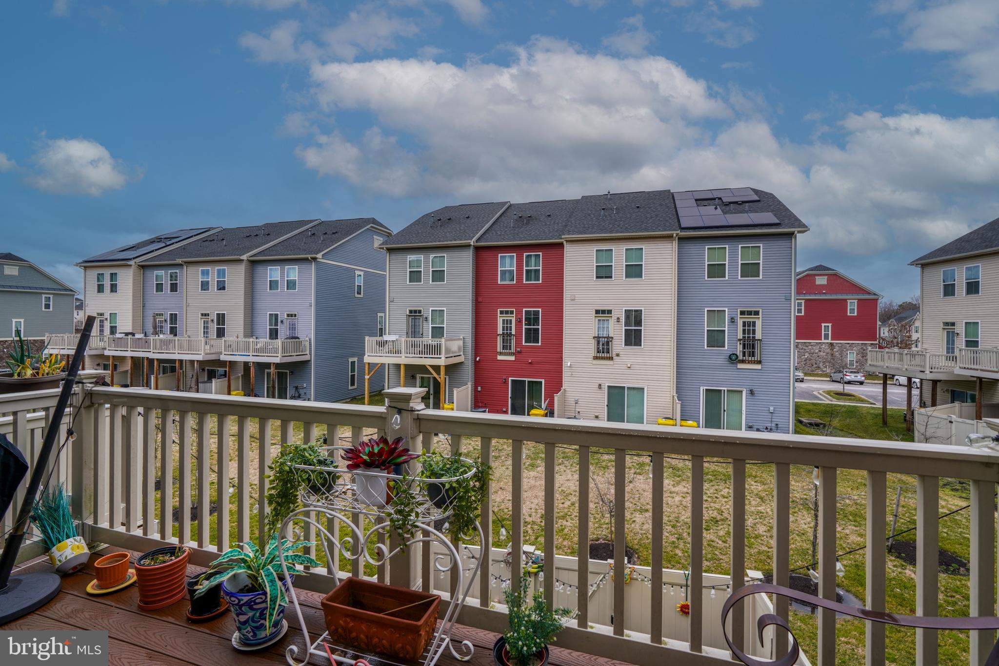 CREEKSIDE VILLAGE - Residential