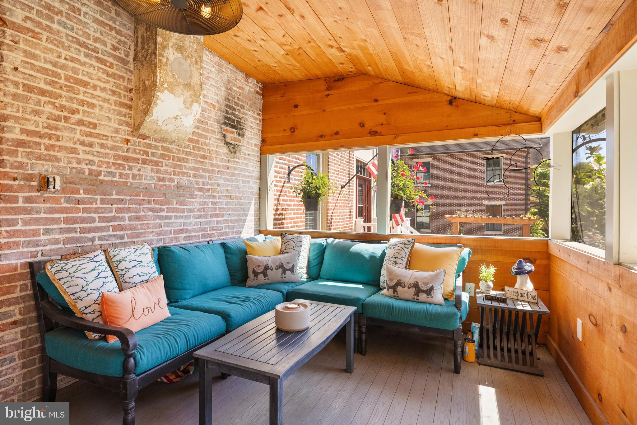 KENNETT SQ - Residential