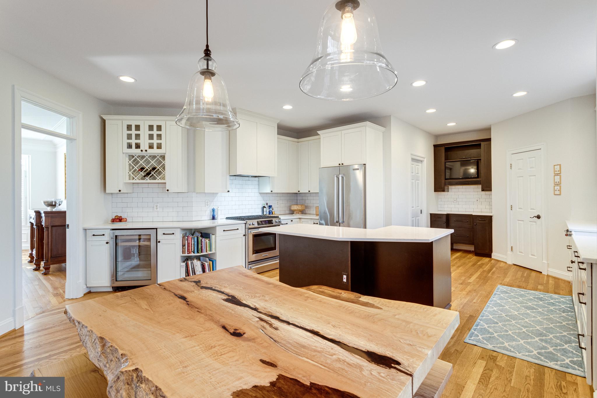 SENECA KNOLL - Residential