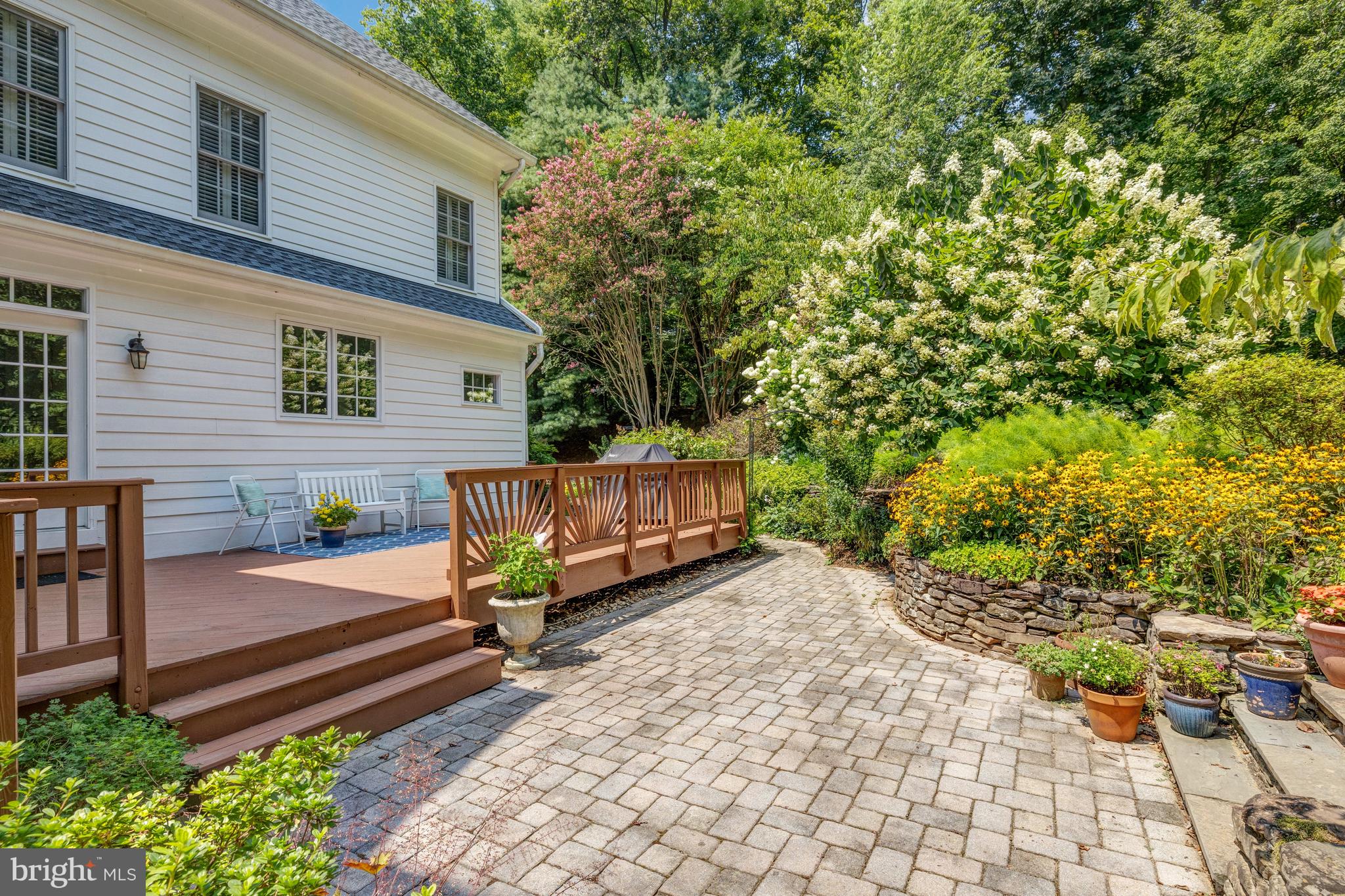 SENECA KNOLL - Residential