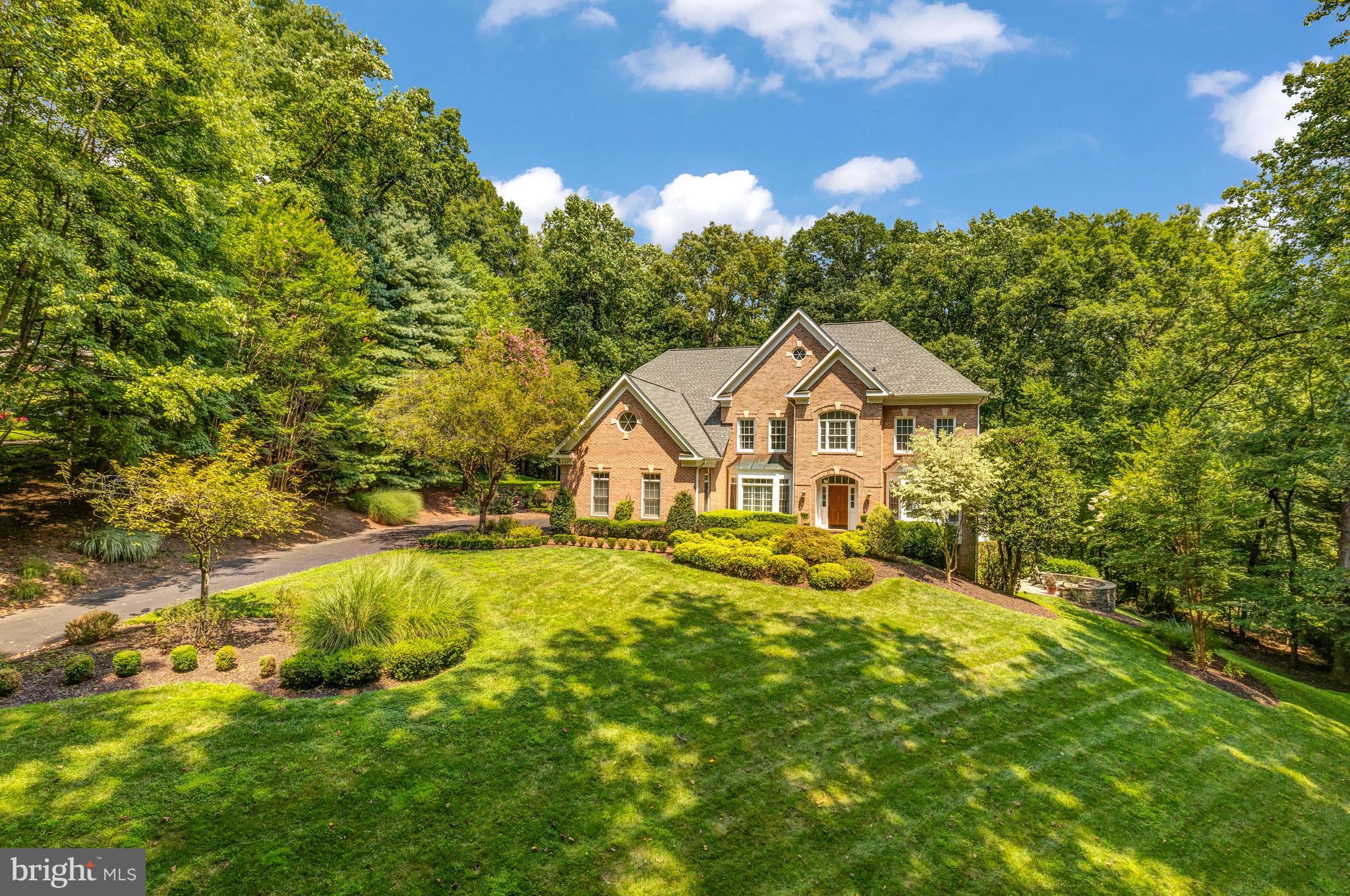 SENECA KNOLL - Residential