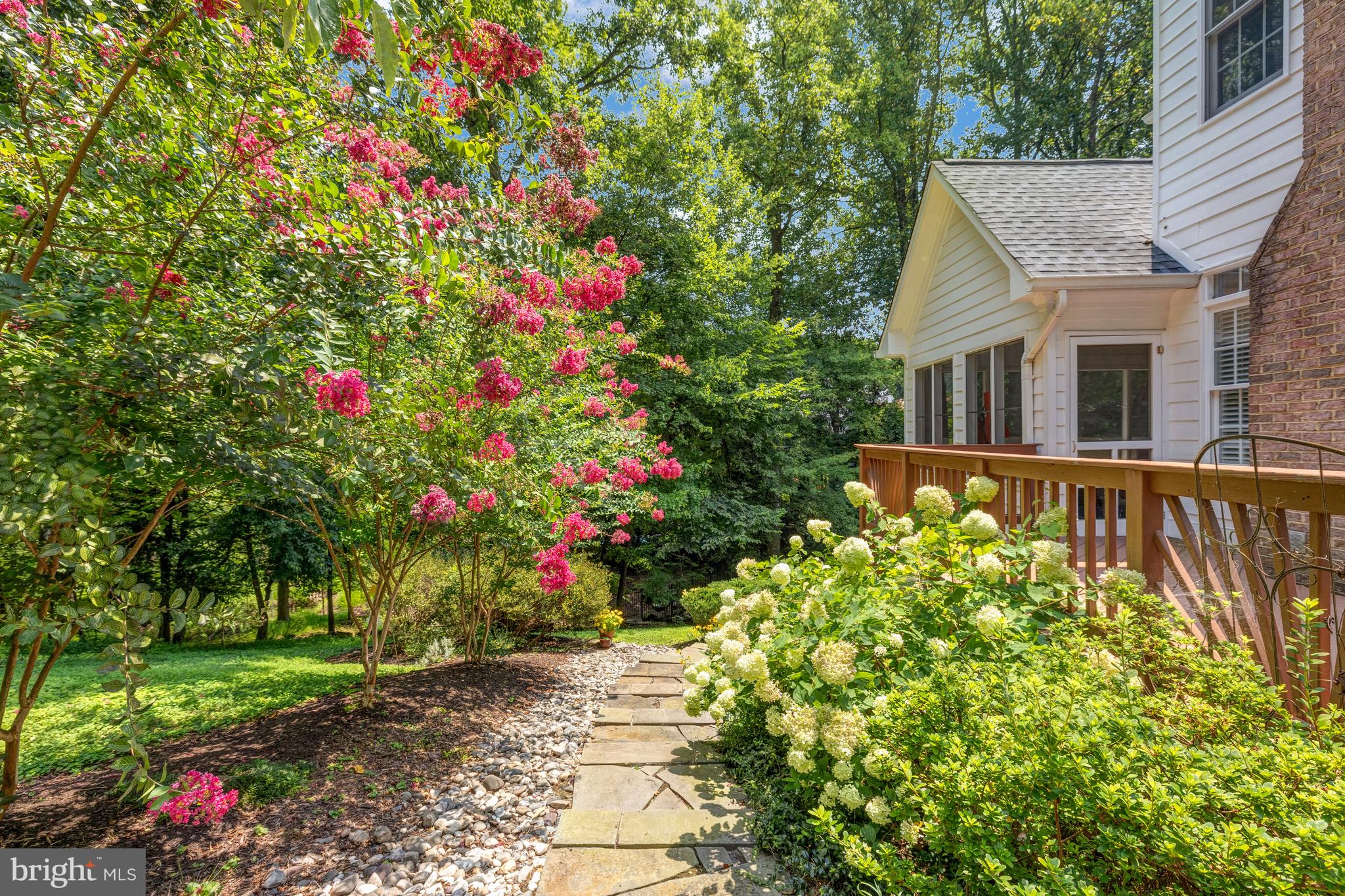 SENECA KNOLL - Residential