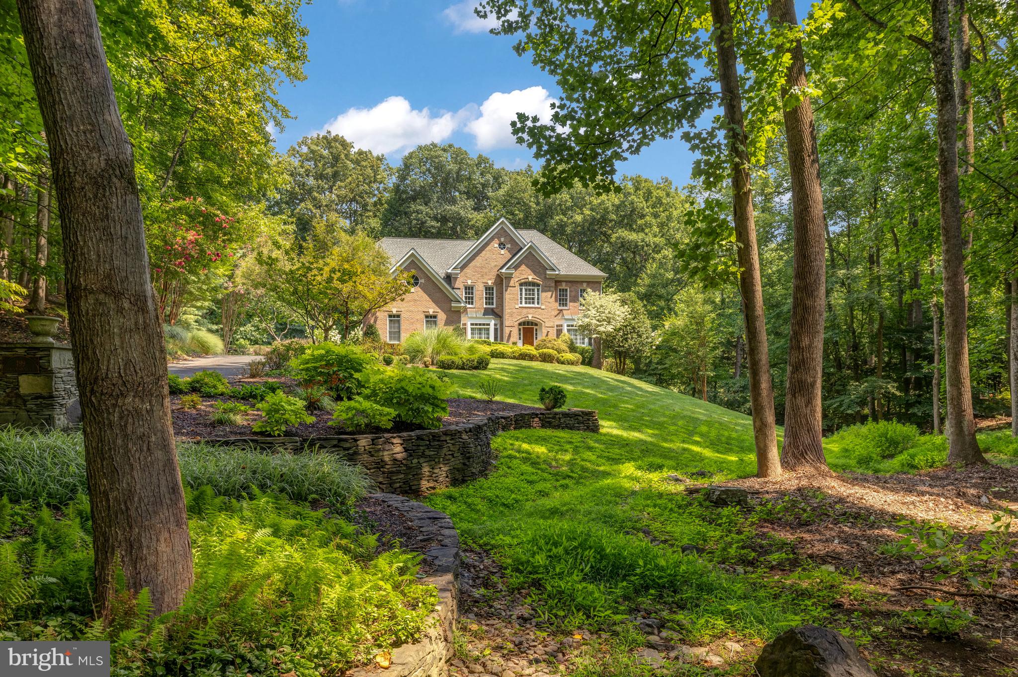 SENECA KNOLL - Residential