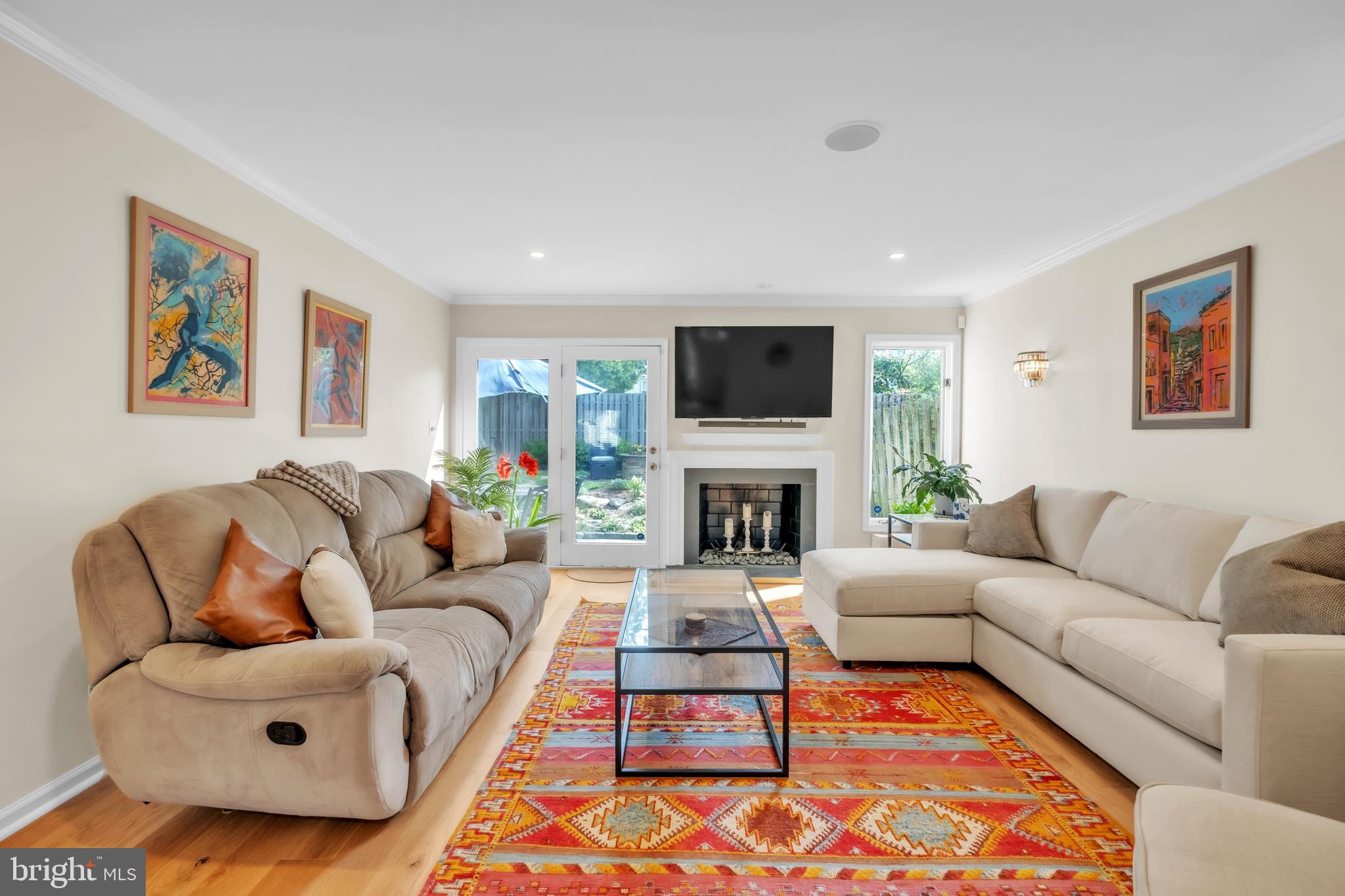 MONTROSE SQUARE - Residential