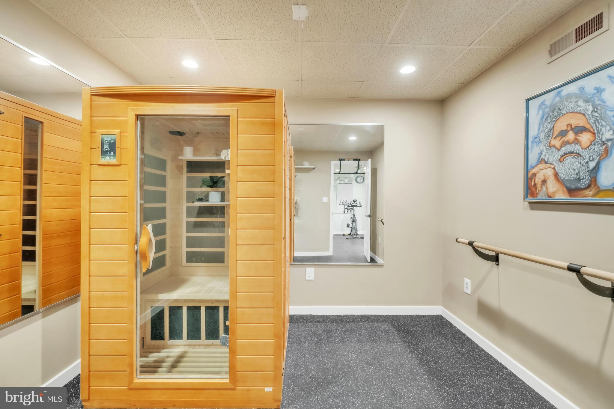 MONTROSE SQUARE - Residential