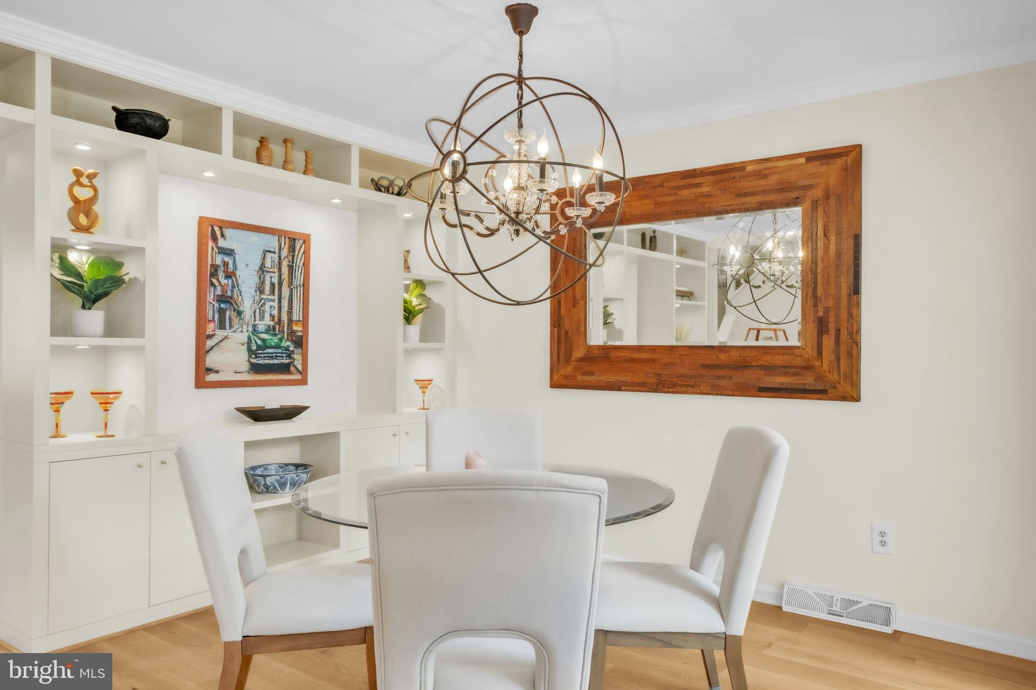 MONTROSE SQUARE - Residential