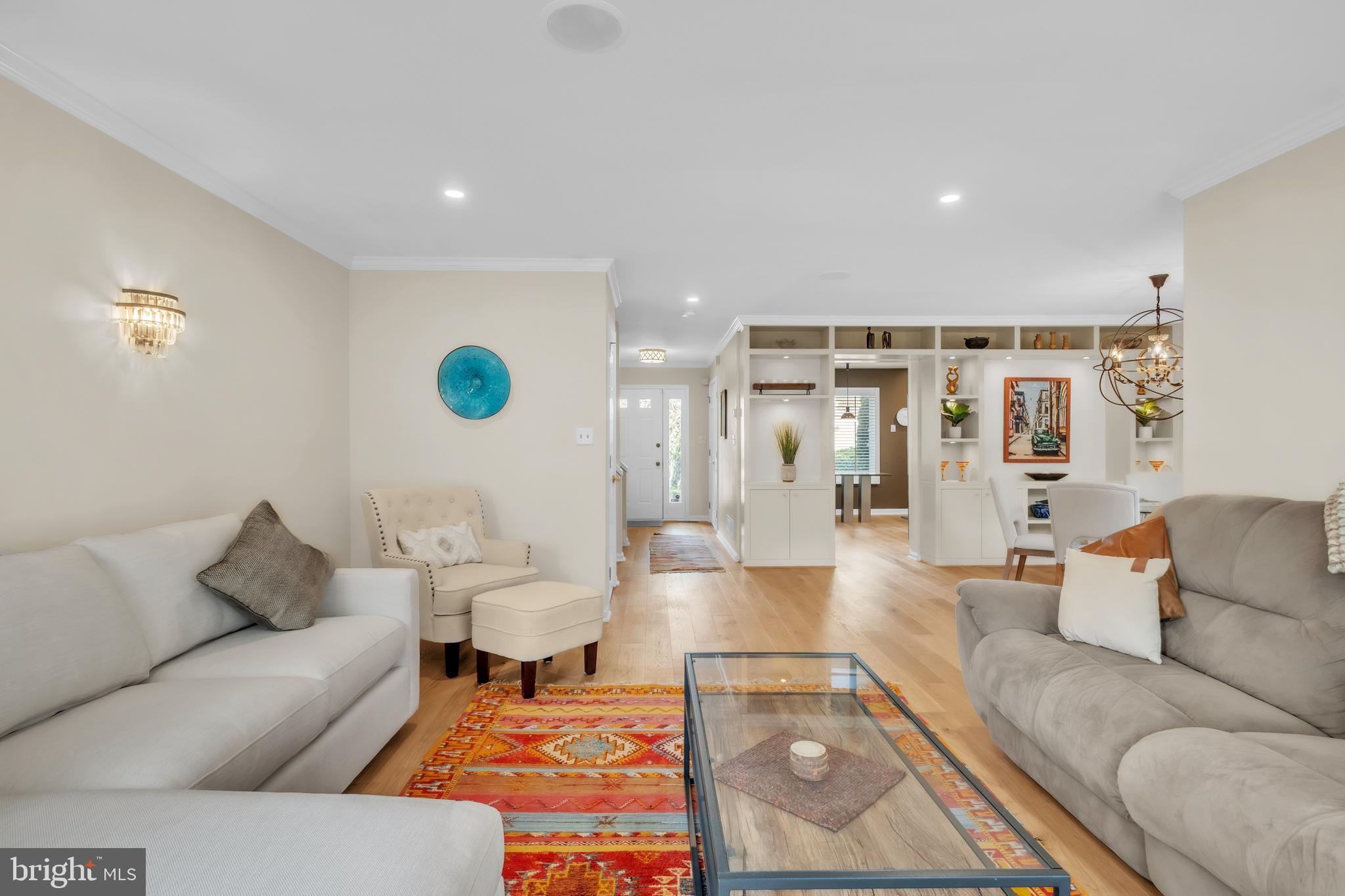 MONTROSE SQUARE - Residential