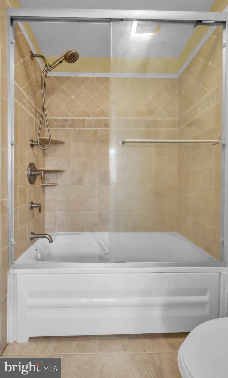 MONTROSE SQUARE - Residential